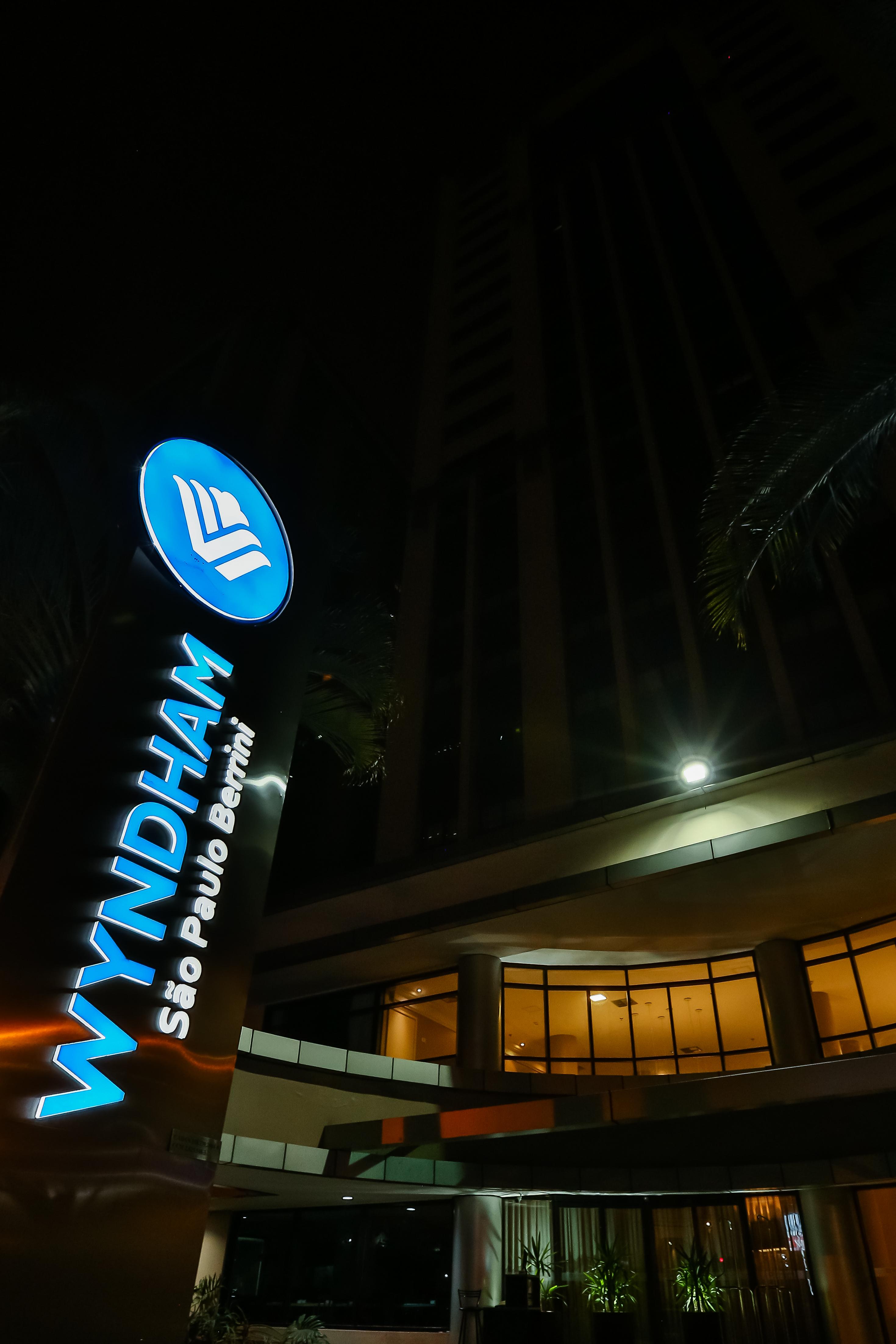 Отель Wyndham Sao Paulo Berrini Экстерьер фото